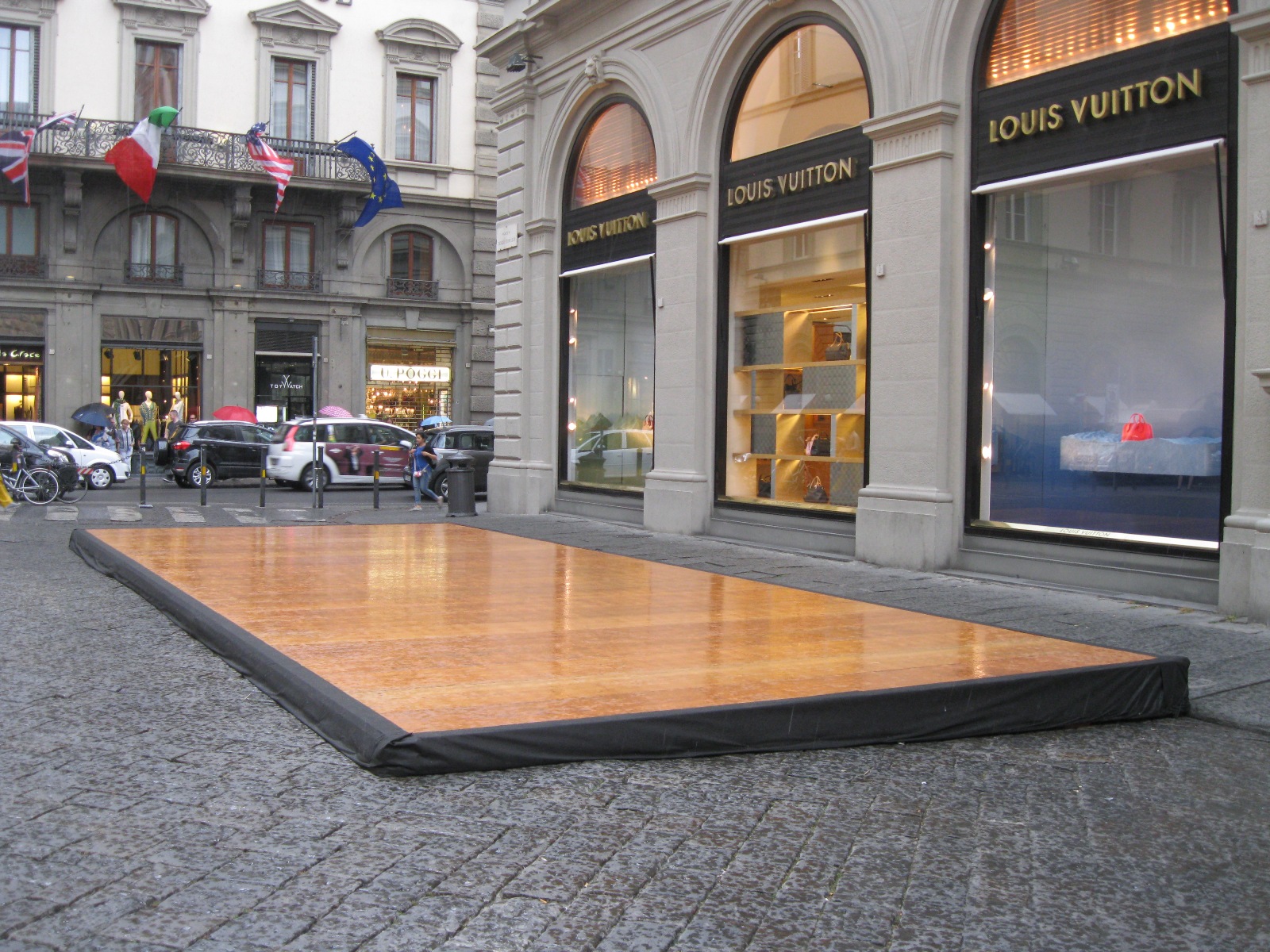 Palco Louis Vuitton in Piazza Strozzi